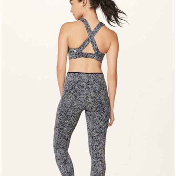 Lululemon Run On Bra Power Luxtreme Black White Sz 10 - Picture 2 of 7